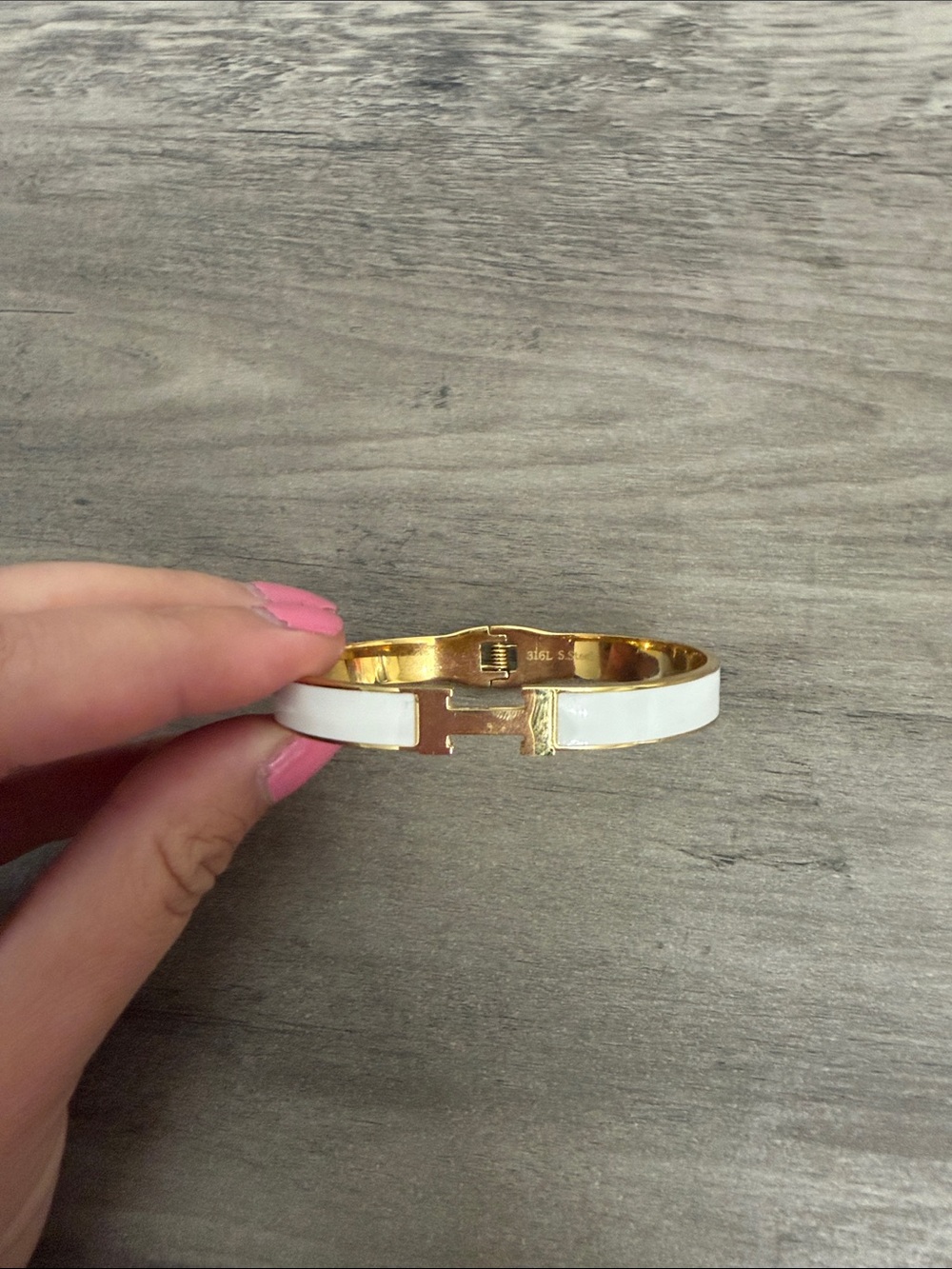 Metal Cuff Bracelet Set - Black & Silver and White & Gold - Picture 2 of 6